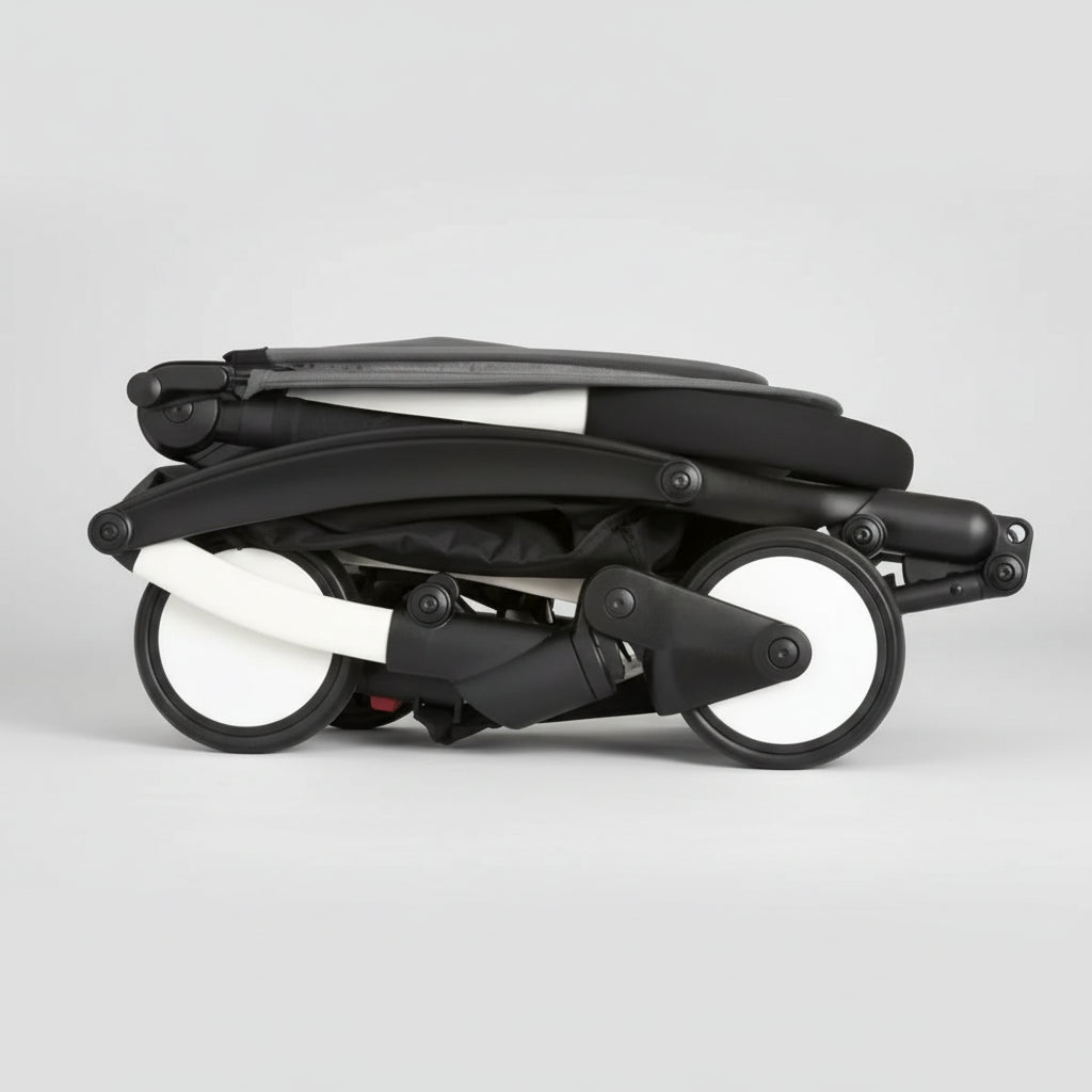 Poussette_compacte_cabine_avion_grise_plié
